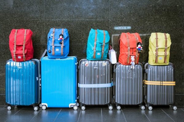 ¿Viajas con maletas y niños? Aquí la mejor comparativa para su equipaje